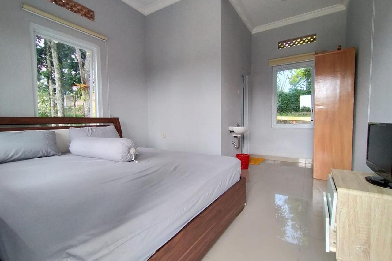 Villa Batu Tua Puncak Mitra Reddoorz Bogor Kültér fotó
