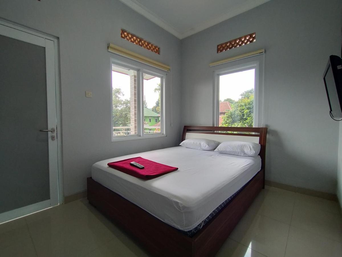 Villa Batu Tua Puncak Mitra Reddoorz Bogor Kültér fotó