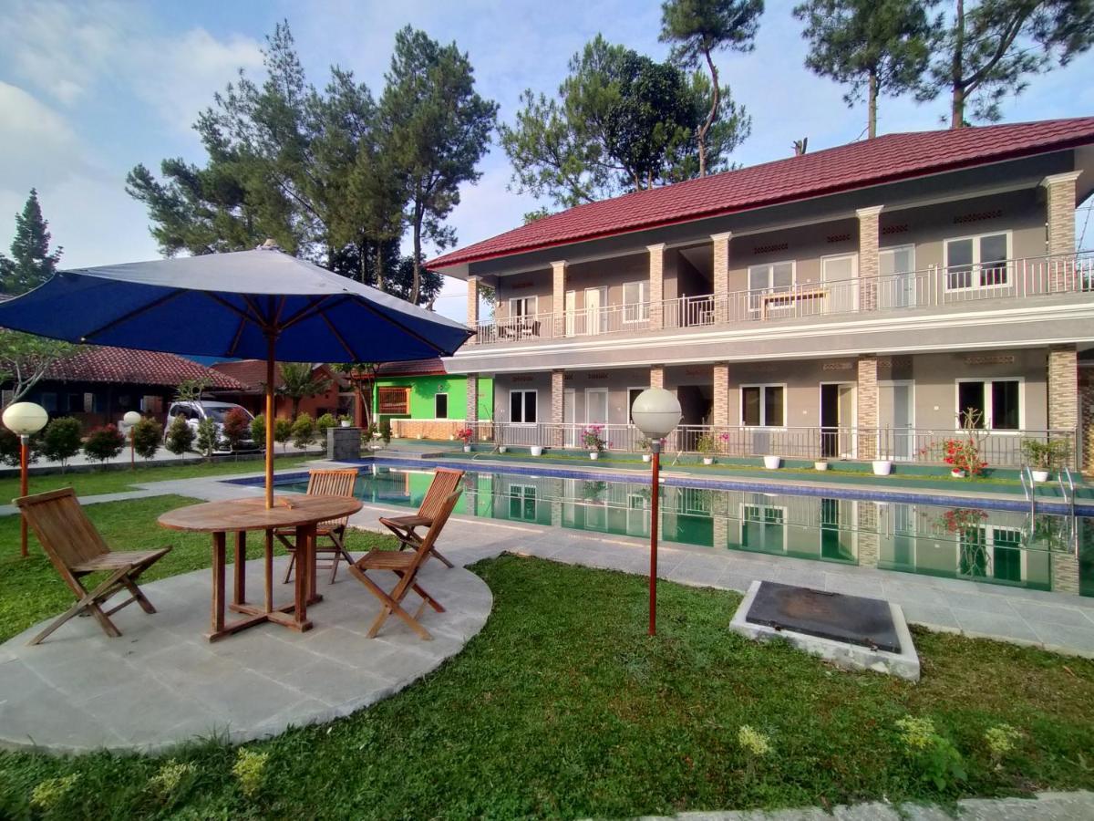 Villa Batu Tua Puncak Mitra Reddoorz Bogor Kültér fotó