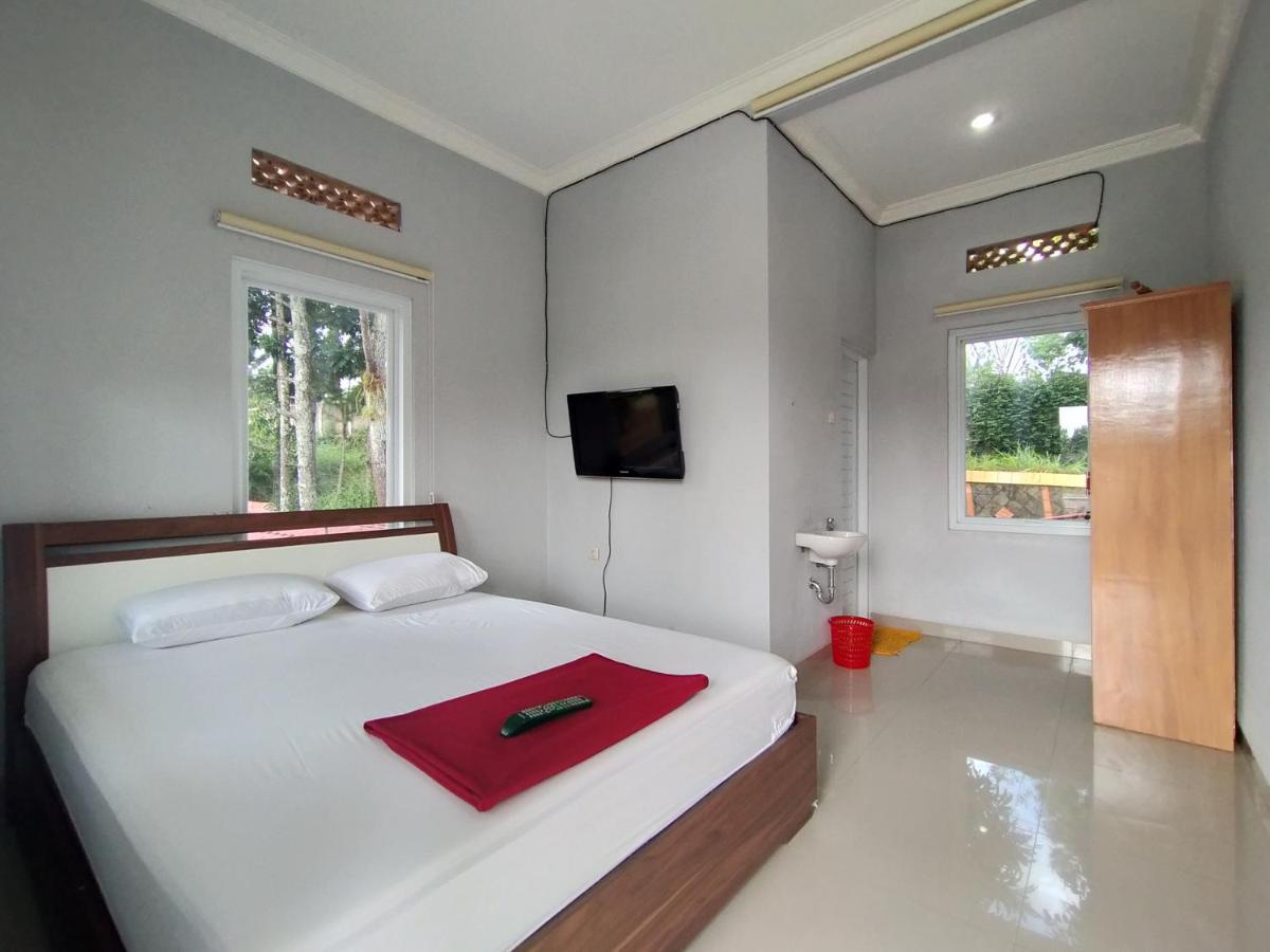 Villa Batu Tua Puncak Mitra Reddoorz Bogor Kültér fotó