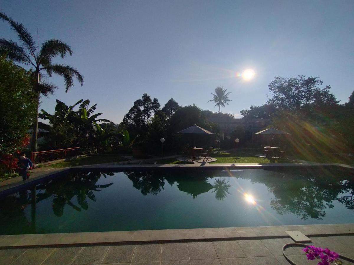 Villa Batu Tua Puncak Mitra Reddoorz Bogor Kültér fotó