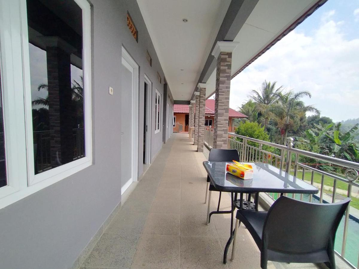 Villa Batu Tua Puncak Mitra Reddoorz Bogor Kültér fotó