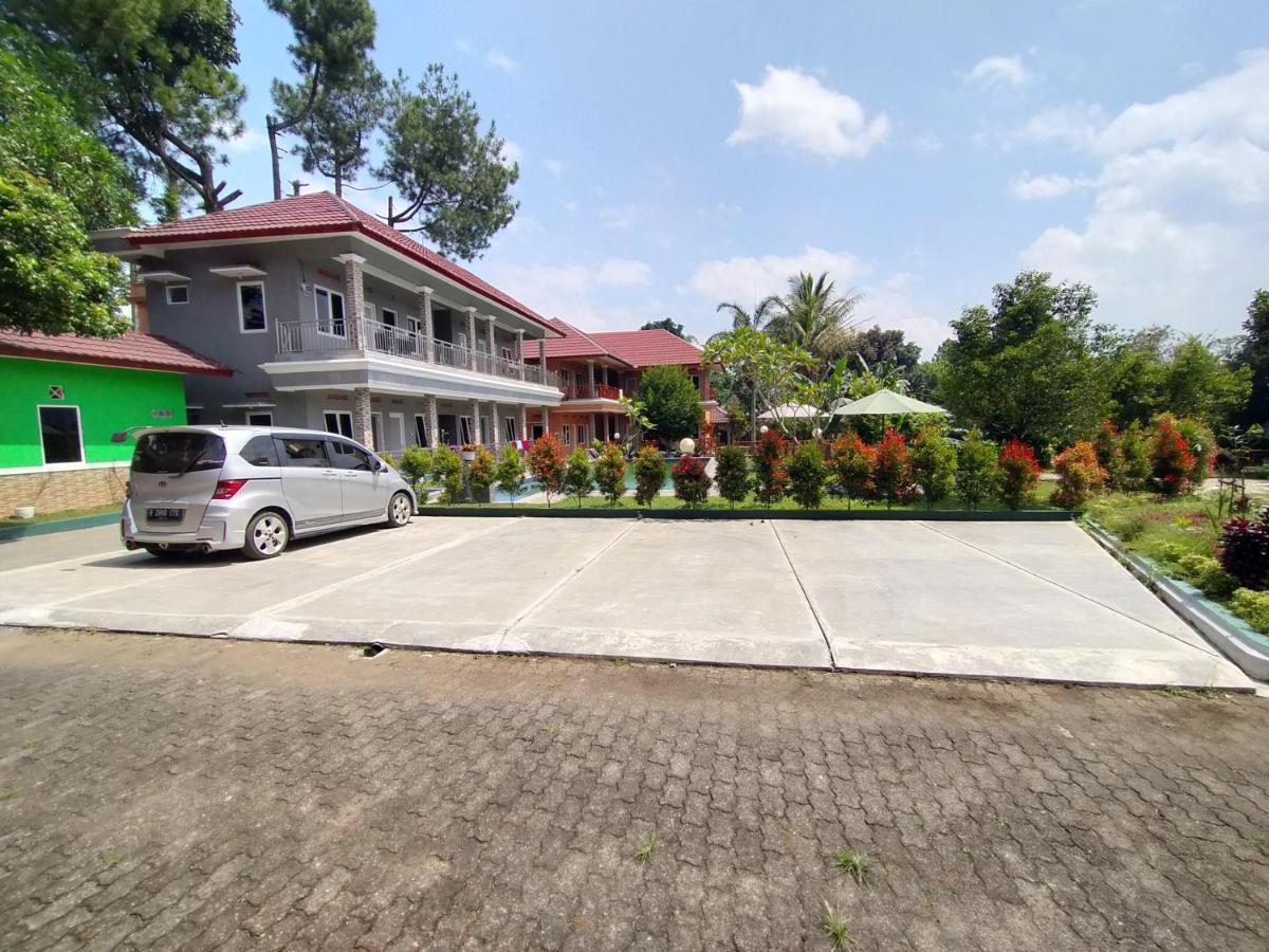 Villa Batu Tua Puncak Mitra Reddoorz Bogor Kültér fotó