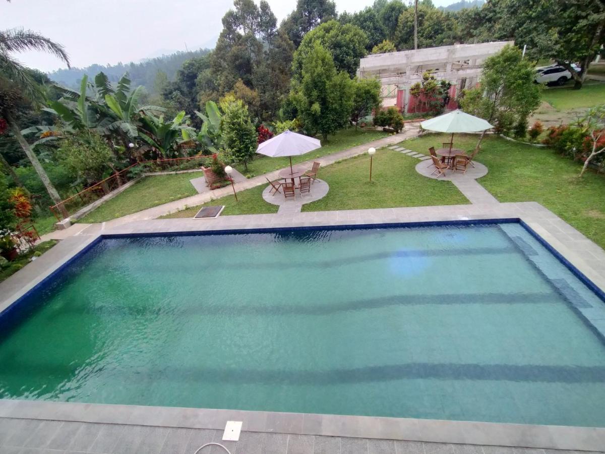 Villa Batu Tua Puncak Mitra Reddoorz Bogor Kültér fotó